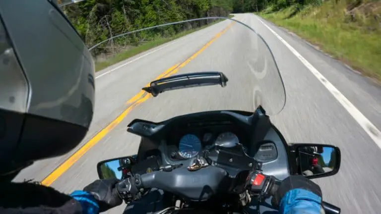 How to Remove Scratches from Motorcycle Windshield (Without Making It Worse) in 3 Steps