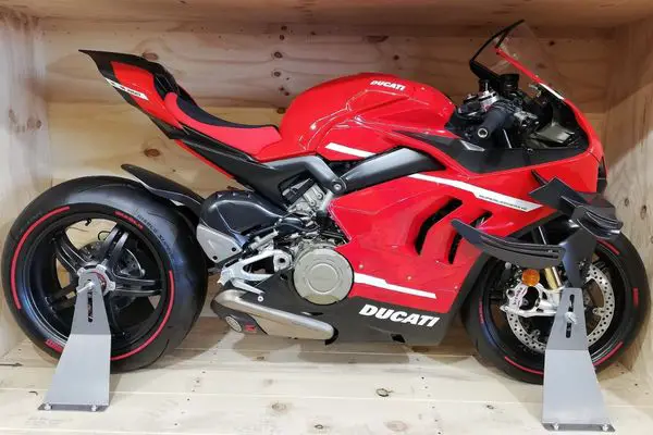 Red Ducati Superleggera V4